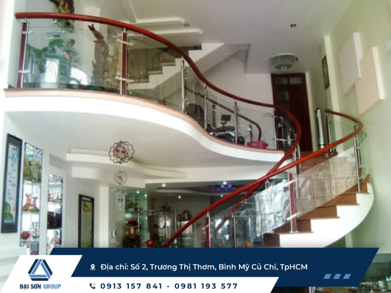 Cầu thang kính hiện đại được ưa chuộng